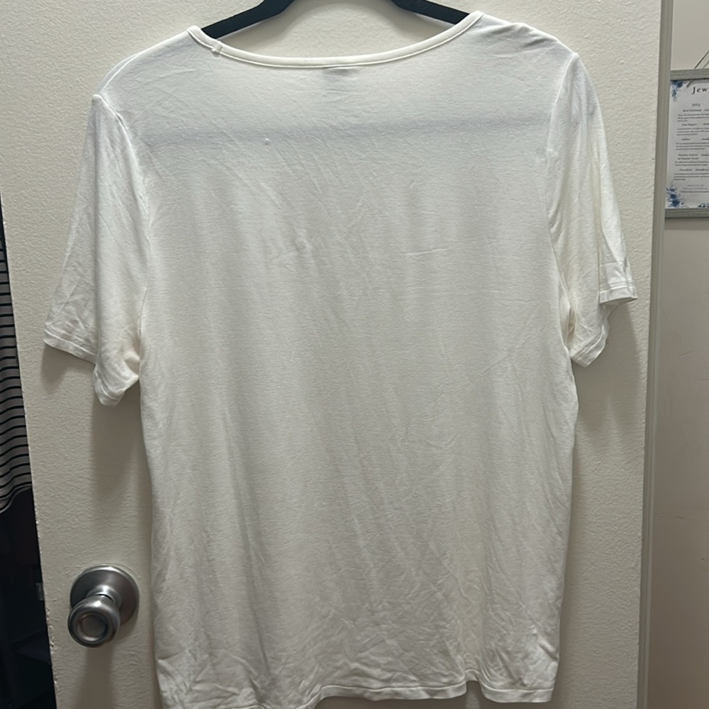 Basic White Tee - Picture 4 of 4